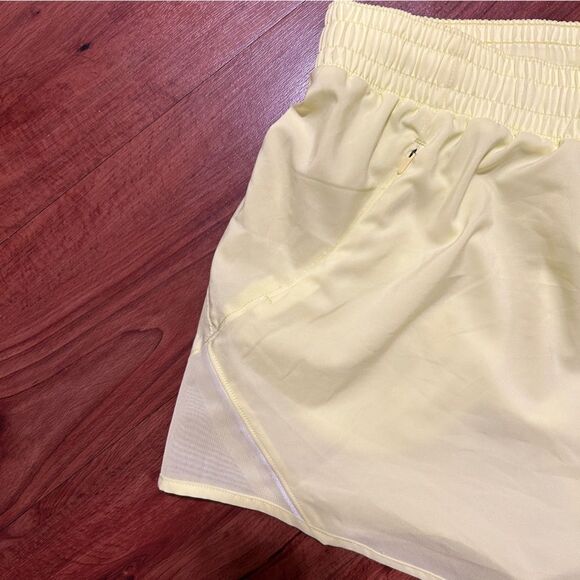 NWT [all in motion] mid rise hilighter yellow run short 3” - Picture 6 of 9